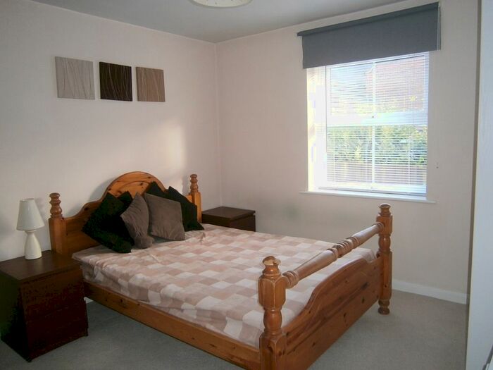 2 Bedroom Flat To Rent In Florence Road, Coventry, West Midlands, CV3