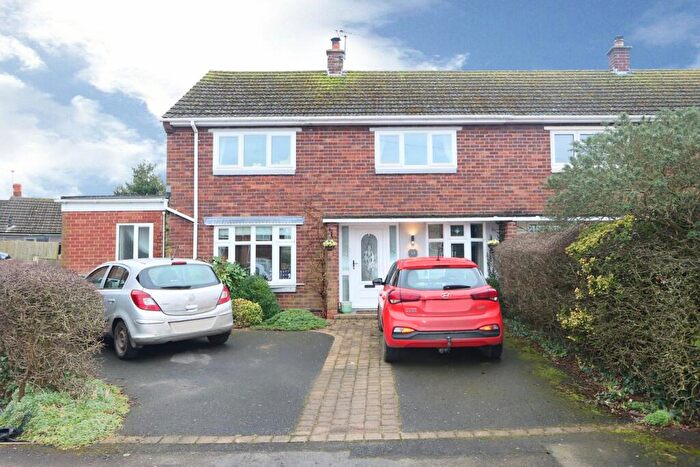 4 Bedroom Semi-Detached House For Sale In Vicarage Road, Stone, Kidderminster, DY10