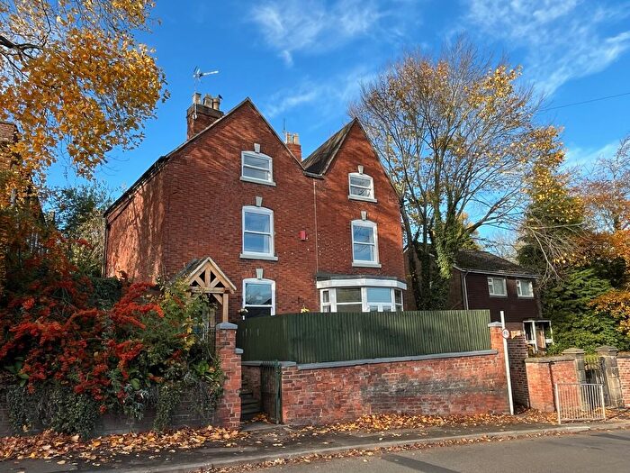 1 Bedroom Flat To Rent In Dove Bank, Uttoxeter, ST14