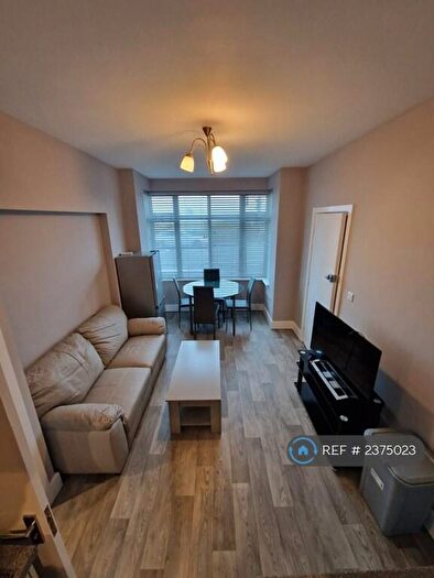 3 Bedroom Terraced House To Rent In Kingsway, Hove, BN3