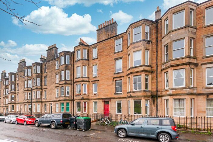 2 Bedroom Flat For Sale In / Harrison Gardens, Edinburgh, EH11