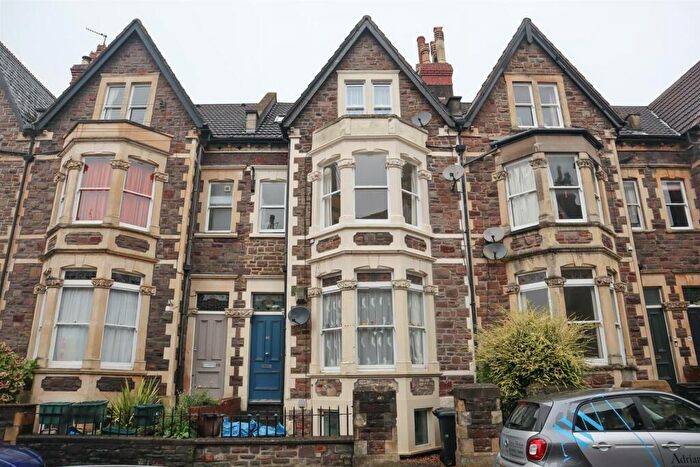 2 Bedroom Apartment To Rent In Manor Park, Bristol, BS6