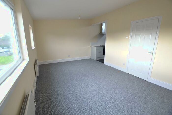 2 Bedroom Flat To Rent In Weston Square, Macclesfield, SK11
