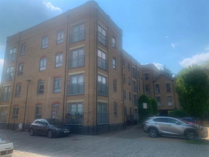 2 Bedroom Flat To Rent In Esparto Way, South Darenth, Dartford, DA4