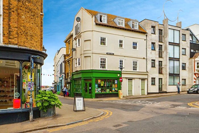 1 Bedroom Flat For Sale In Fort Road, Margate, Kent, CT9