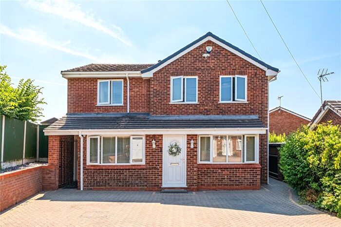 4 Bedroom Detached House For Sale In Lapwing Close, Kidderminster, Worcestershire, DY10