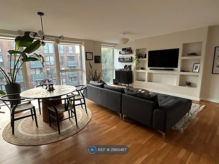 3 Bedroom Flat To Rent In Butterfly Court, London, N15