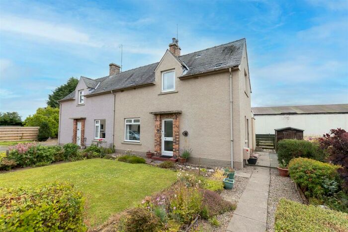 2 Bedroom House For Sale In Burnside Square, Balbeggie, Perth, PH2