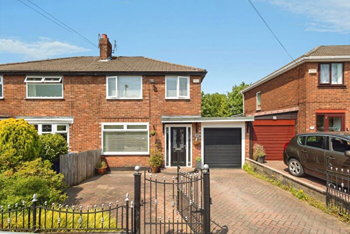 3 Bedroom Semi-Detached House For Sale In Kennedy Way, Denton, Manchester, Greater Manchester, M34
