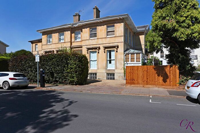 1 Bedroom Flat For Sale In Lansdown Crescent, Cheltenham, GL50