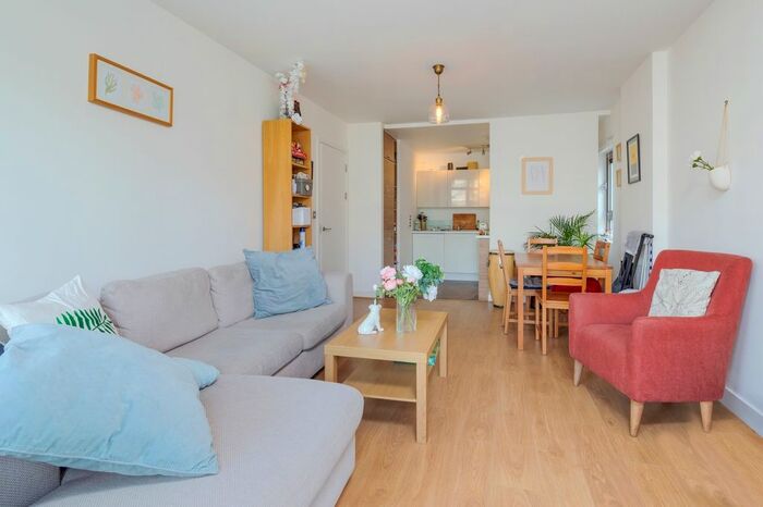 2 Bedroom Flat To Rent In Union Park, Woolwich Road, Greenwich, SE10