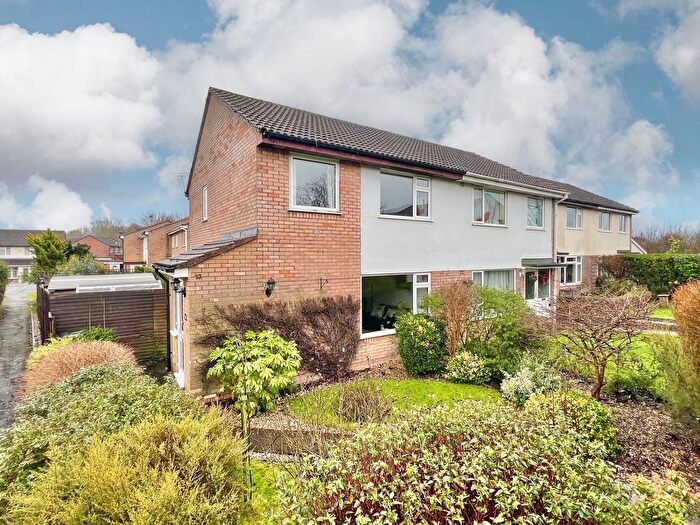3 Bedroom Semi Detached House For Sale In Castlemans Road, Taunton, TA1