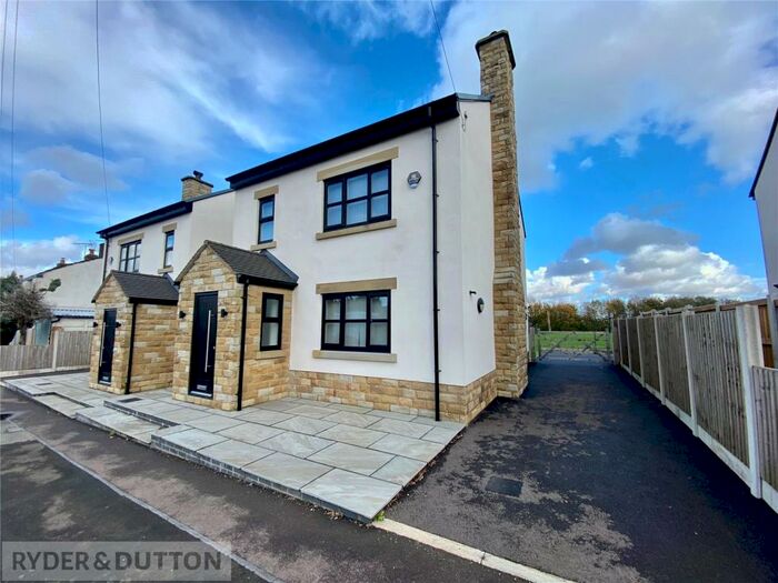 3 Bedroom Detached House To Rent In Shaw Road, Thornham, Rochdale, OL16