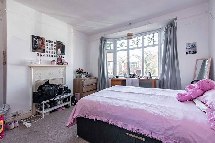 5 Bedroom Detached House To Rent In Harlaxton Drive, Lenton, Nottingham, NG7