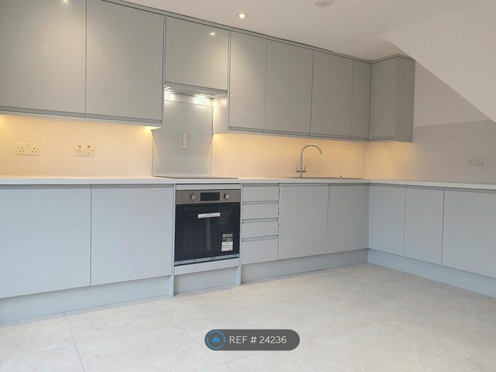 4 Bedroom Semi-Detached House To Rent In Magnin Close, London, E8