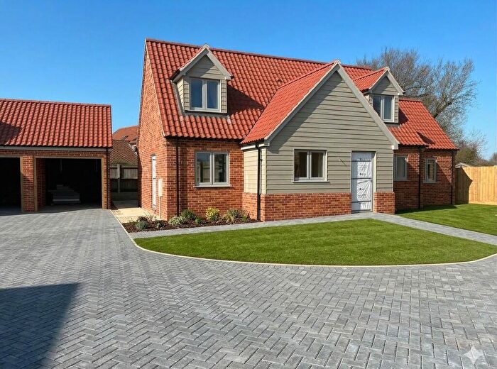 4 Bedroom Detached House For Sale In Russell Court, Pott Row, PE32