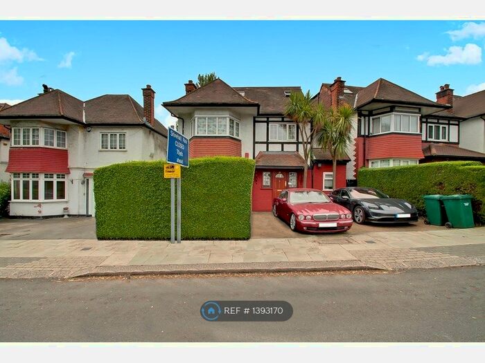 5 Bedroom Detached House To Rent In Shirehall Park, London, NW4