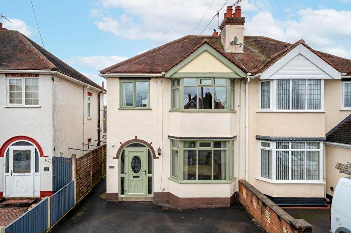 3 Bedroom Semi Detached House For Sale In Bewdley Road North, Stourport-On-Severn, DY13