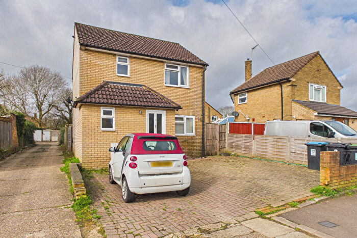 2 Bedroom Detached House For Sale In Windmill Road, Hemel Hempstead, HP2