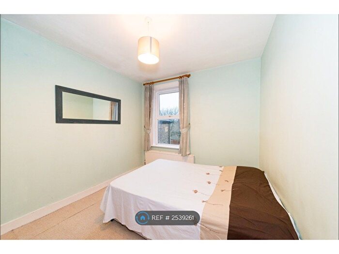 1 Bedroom Flat To Rent In Forest Road, Leytonstone, E11