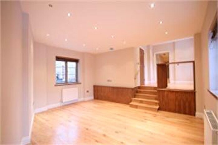 3 Bedroom Flat To Rent In Ferdinand Place, Camden, NW1