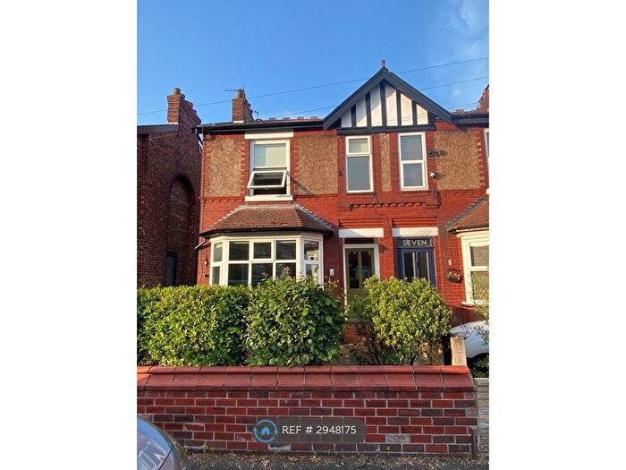 2 Bedroom Flat To Rent In Stretford, Manchester, M32