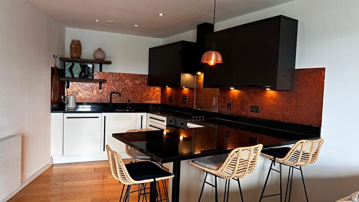 2 Bedroom Flat For Sale In Candle House, Granary Wharf, LS1