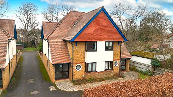 2 Bedroom Flat For Sale In Davenant Road, Davenant Court, OX2