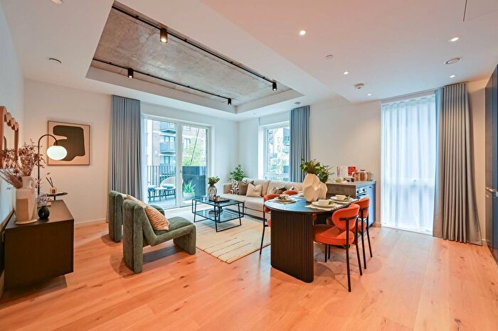 3 Bedroom Flat For Sale In Goodluck Hope, Canary Wharf, E14