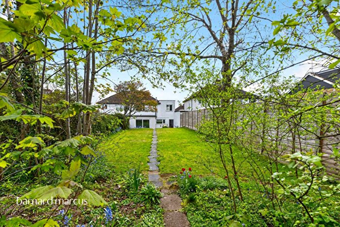 3 Bedroom Semi Detached House For Sale In Elmwood Road, Redhill, RH1