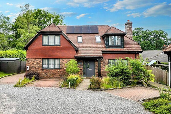 5 Bedroom Detached House For Sale In Chequer Close, Loxwood, RH14