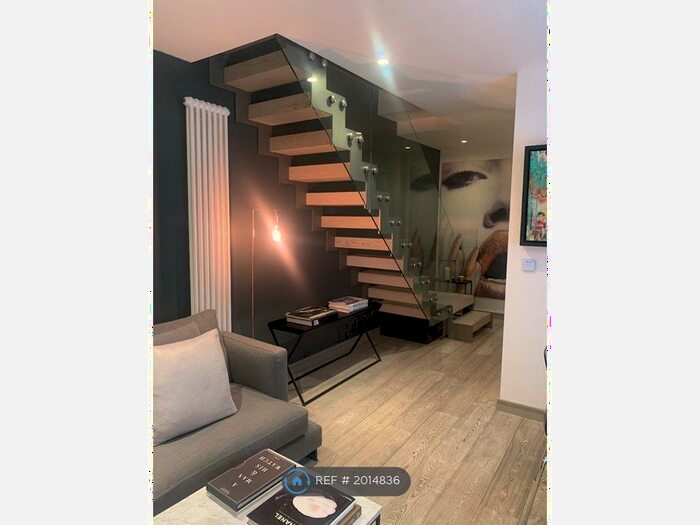 2 Bedroom Flat To Rent In Wickham House, Richmond, TW9