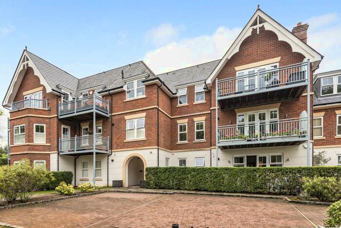 2 Bedroom Flat To Rent In Overbury Avenue Beckenham, BR3