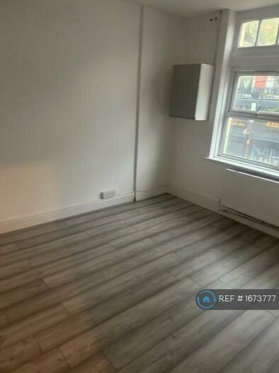 2 Bedroom Flat To Rent In Hare Street, London, SE18