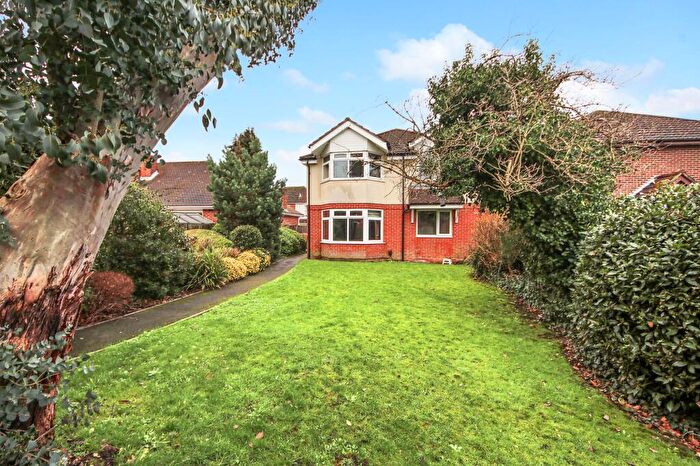 1 Bedroom Flat For Sale In A Pinegrove Road, Sholing, SO19