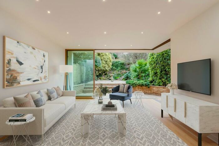 4 Bedroom Apartment To Rent In West Heath Road, Hampstead, London, NW3