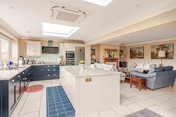 4 Bedroom Detached House For Sale In Bristol Street, Malmesbury, SN16