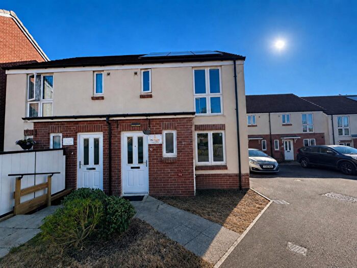 2 Bedroom Semi-Detached House To Rent In Woodpecker Close, Lydney, GL15