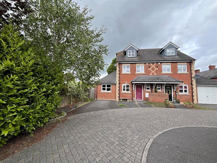 3 Bedroom Town House For Sale In Jubilee Gardens, Wantage, Oxfordshire, OX12