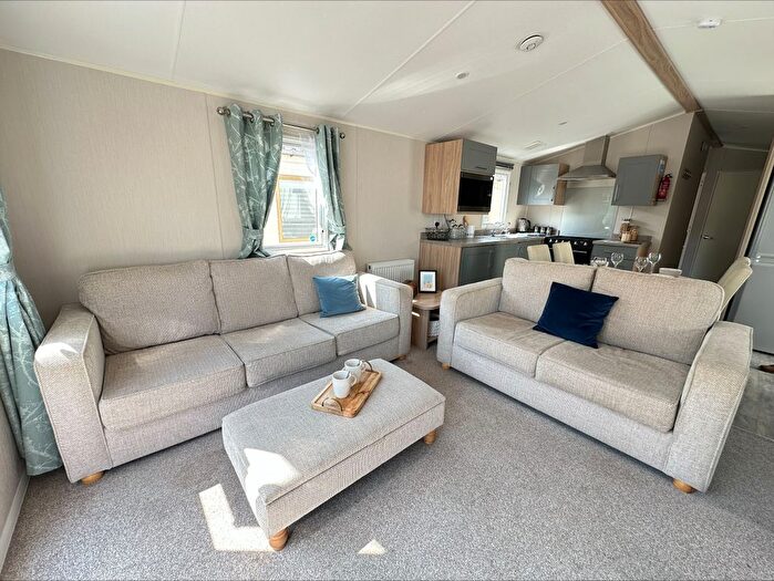 3 Bedroom Park Home For Sale In Trevella Holiday Park, Crantock Newquay, TR8