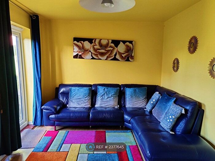 3 Bedroom Semi-Detached House To Rent In Oxford Close, Newcastle Upon Tyne, NE12