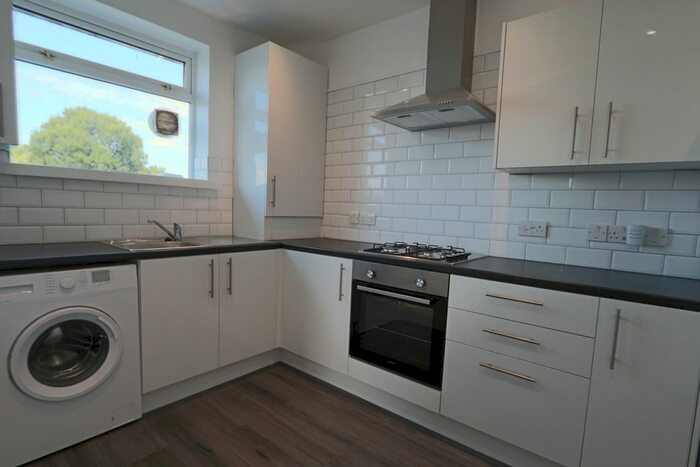 1 Bedroom Flat To Rent In Coulsdon Road, Coulsdon, Surrey, CR5