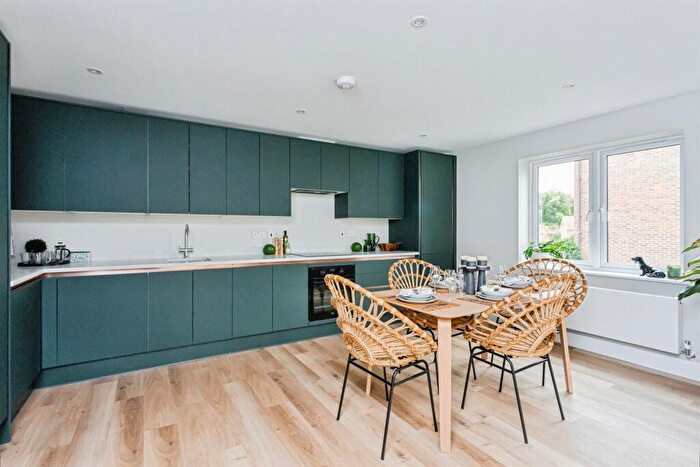 2 Bedroom Apartment For Sale In Kilnwood Court, Burgess Hill, RH15