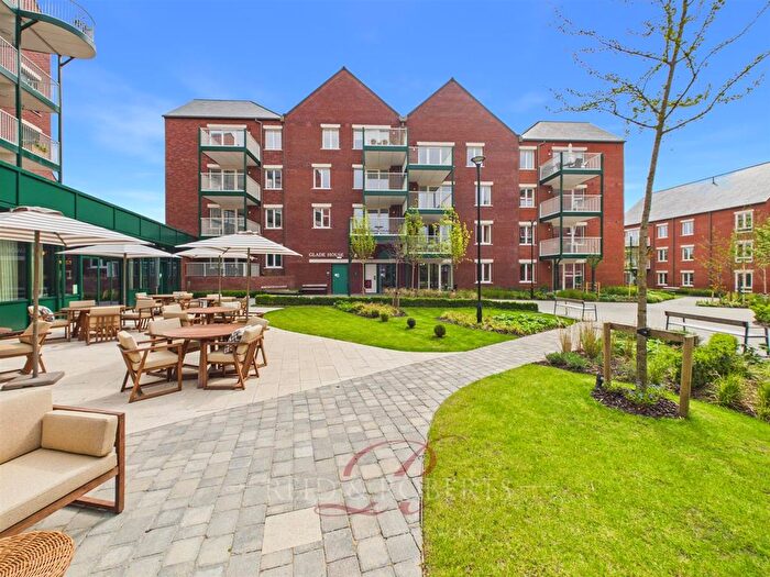 2 Bedroom Flat For Sale In Hathaway Lane, Great Boughton, CH3