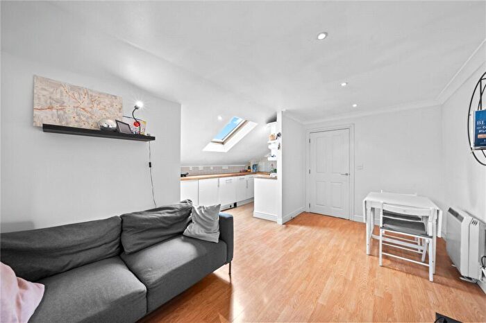1 Bedroom Apartment For Sale In Benhill Road, Sutton, SM1