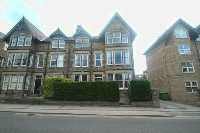 2 Bedroom Apartment To Rent In East Parade, Harrogate, HG1