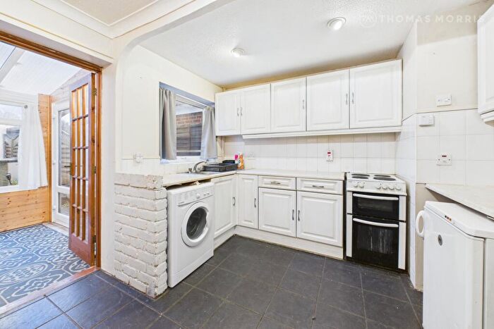 3 Bedroom Terraced House For Sale In Osprey Road, Biggleswade, Bedfordshire, SG18 - Photo 6