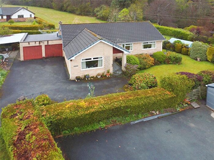 4 Bedroom Bungalow For Sale In Felindre, Llanidloes, Powys, SY18