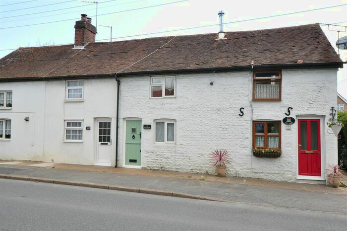 2 Bedroom Cottage To Rent In South Road, Hailsham, BN27