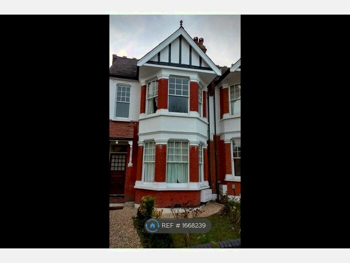 2 Bedroom Flat To Rent In Conway Road, London, N14